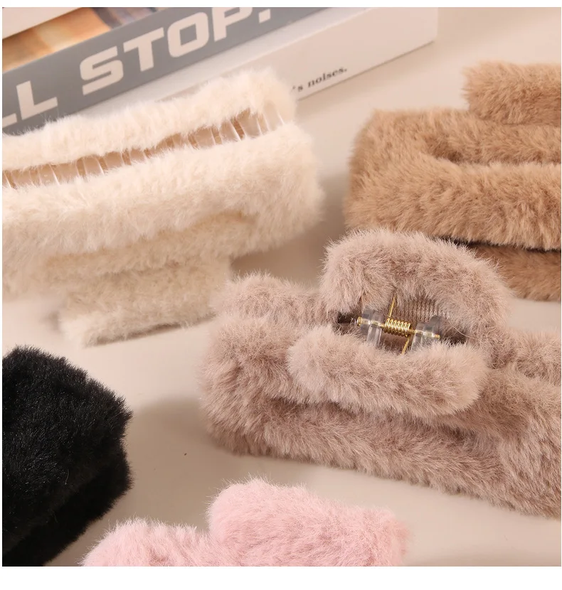 11.5cm Plush Square Hair Claw Clip Women's Korean Simple Versatile Grab Clip Fashion Shark Clip Girl Hair Accessories