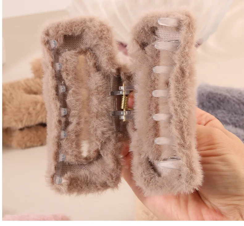 11.5cm Plush Square Hair Claw Clip Women's Korean Simple Versatile Grab Clip Fashion Shark Clip Girl Hair Accessories