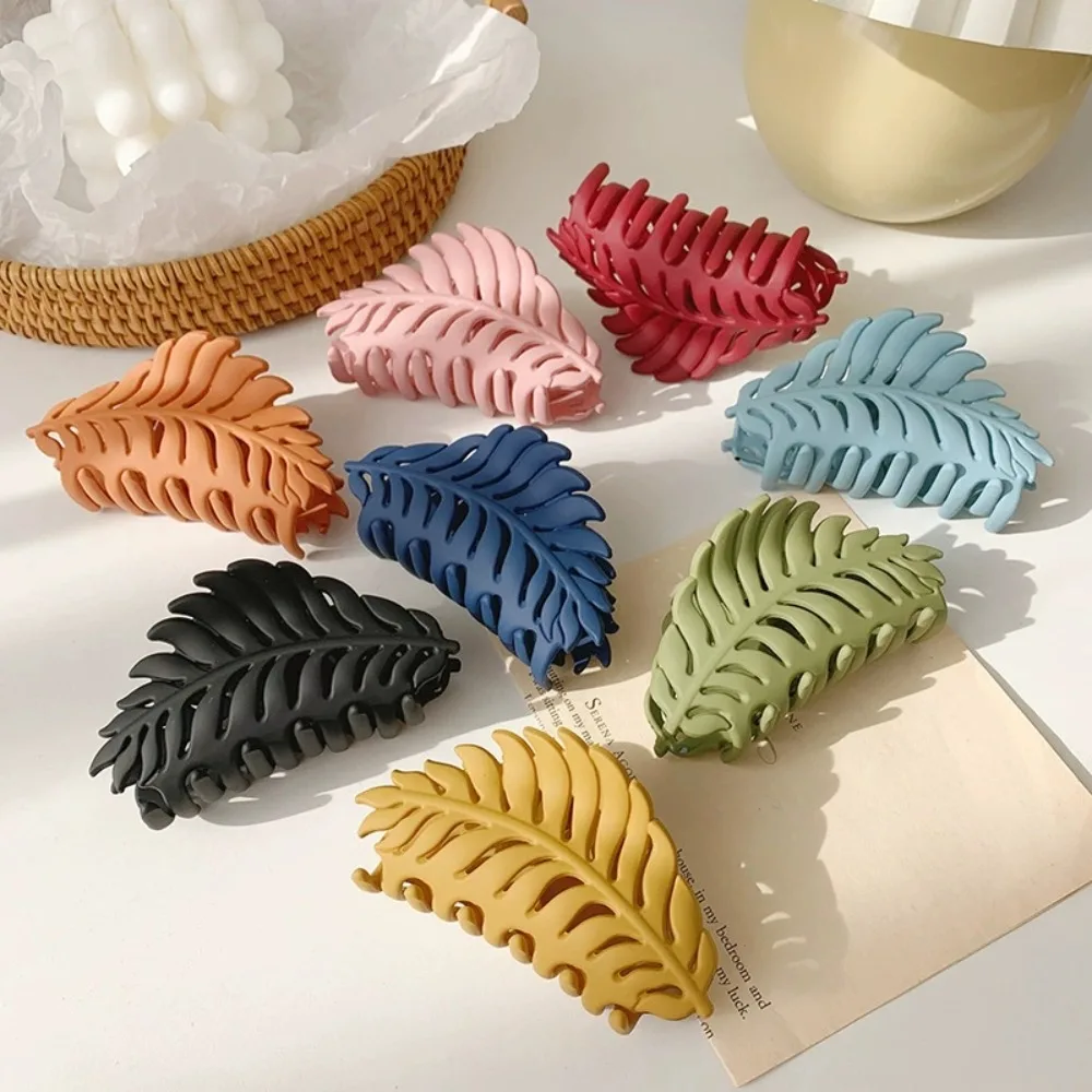 New Korean Matte Solid Color Leaf Claw Clip Crab Hair Claws Ponytail Hairpin for Women Girls Daily use Hair Accessories