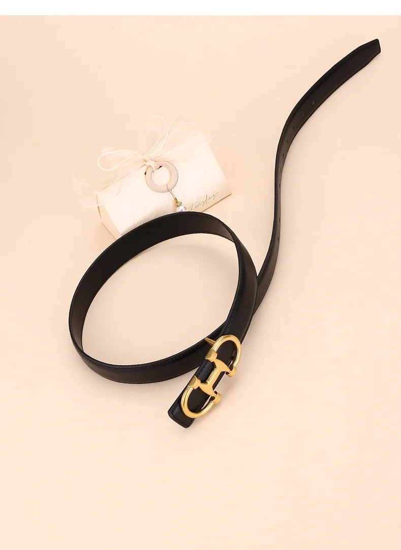 Fashionable Women's Versatile Decoration Jeans with Cowhide Belt; Ladies' High-End Business Fashion in Stock.