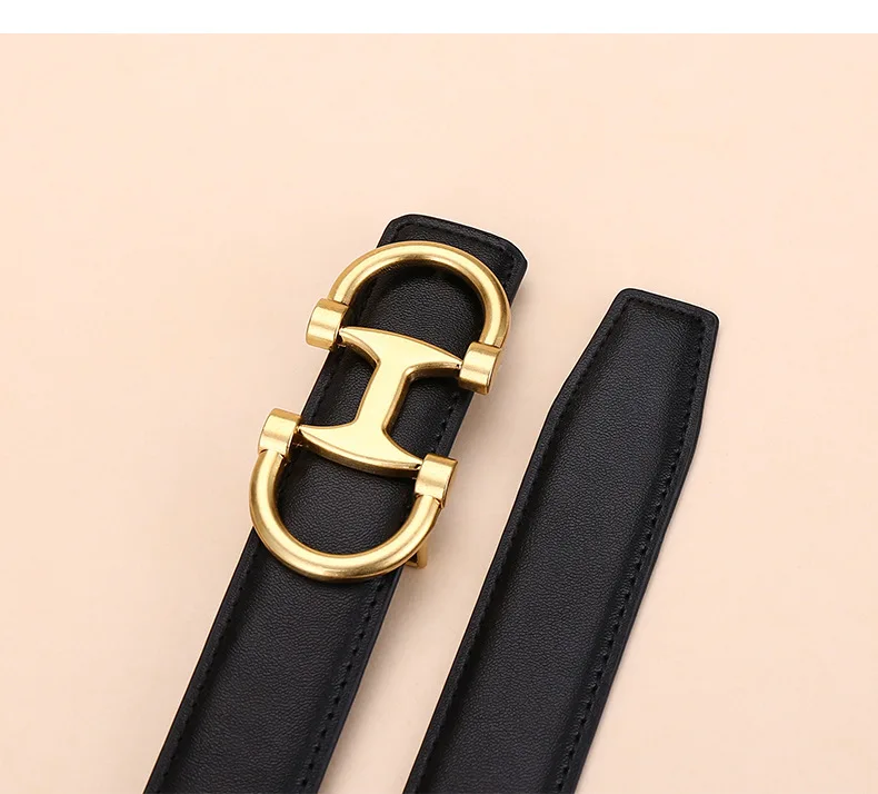 Fashionable Women's Versatile Decoration Jeans with Cowhide Belt; Ladies' High-End Business Fashion in Stock.