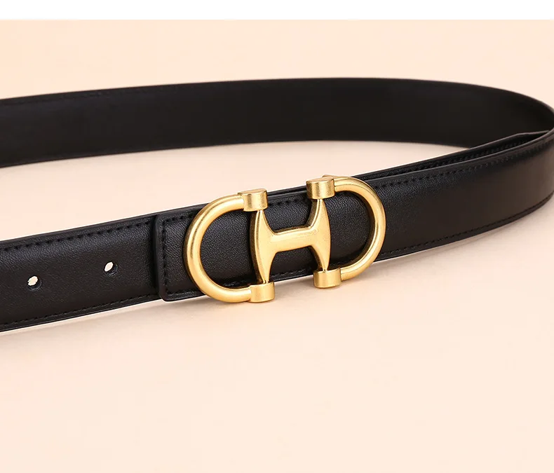 Fashionable Women's Versatile Decoration Jeans with Cowhide Belt; Ladies' High-End Business Fashion in Stock.