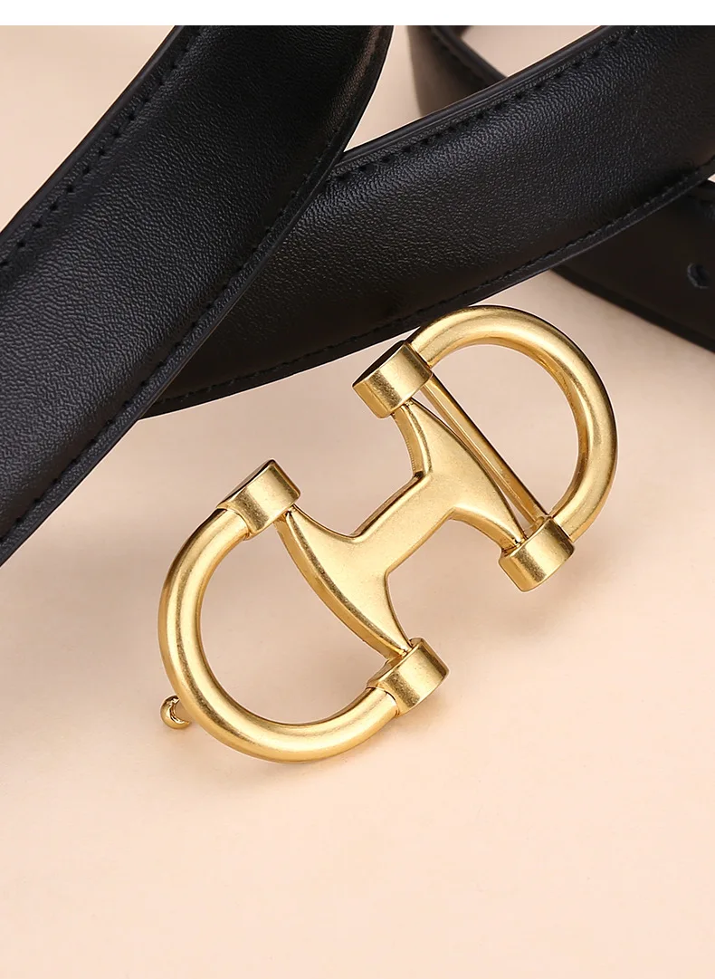 Fashionable Women's Versatile Decoration Jeans with Cowhide Belt; Ladies' High-End Business Fashion in Stock.