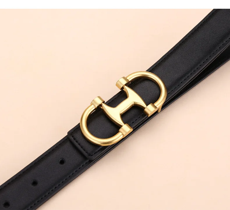 Fashionable Women's Versatile Decoration Jeans with Cowhide Belt; Ladies' High-End Business Fashion in Stock.