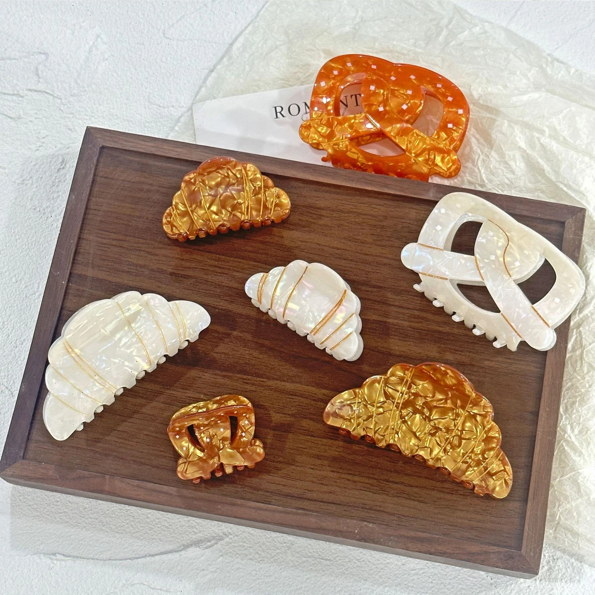 1PC Vintage Croissant Alkaline Water Knot Grab Clip, High-end Large and Small Croissant Hair Clip Back of Head Updo Shark Clip
