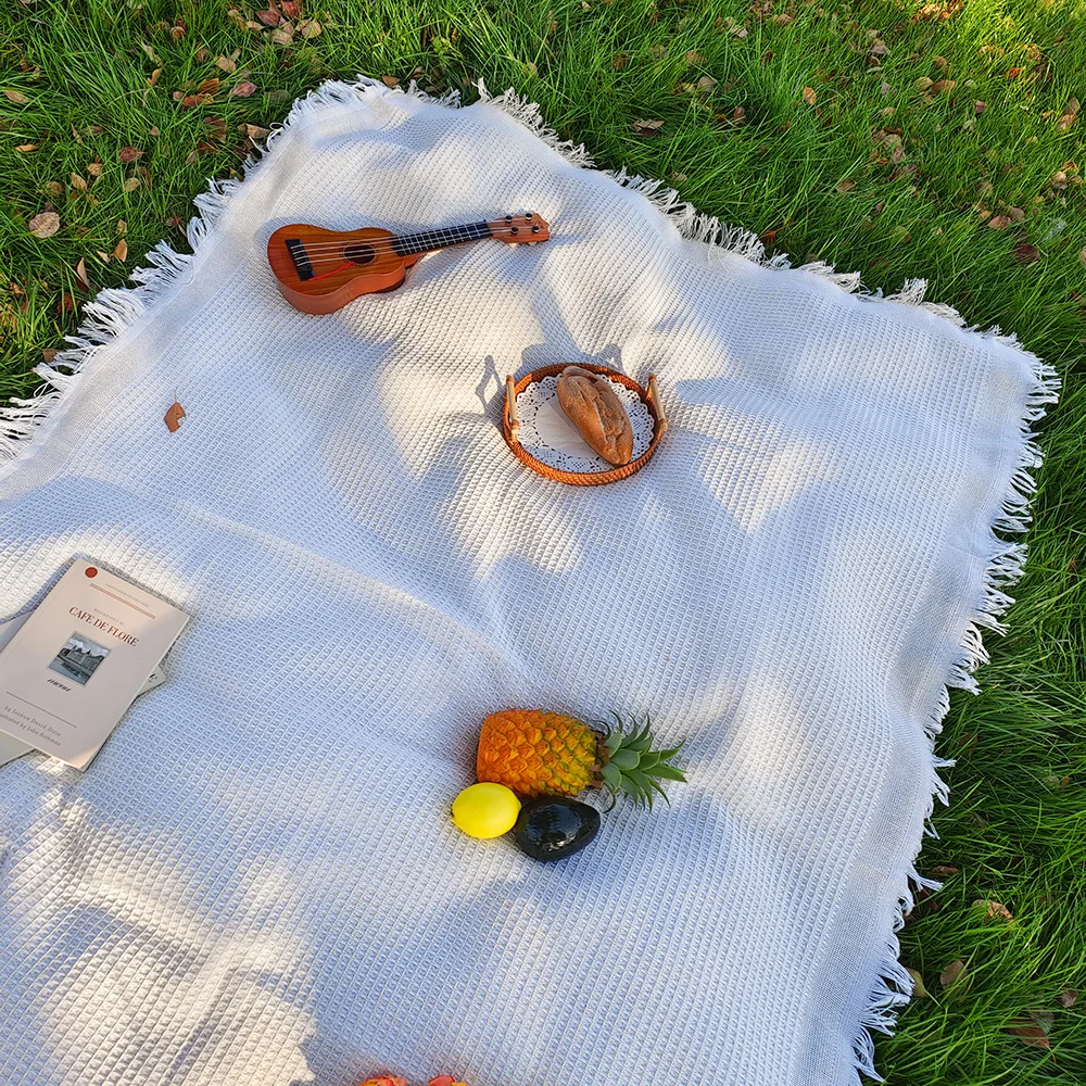 Cotton Blend Portable Mat Picnic Mat with Tassel for Outdoor Camping Dustproof Tablecloth Mat Soft Sofa Blankets Camping Parts