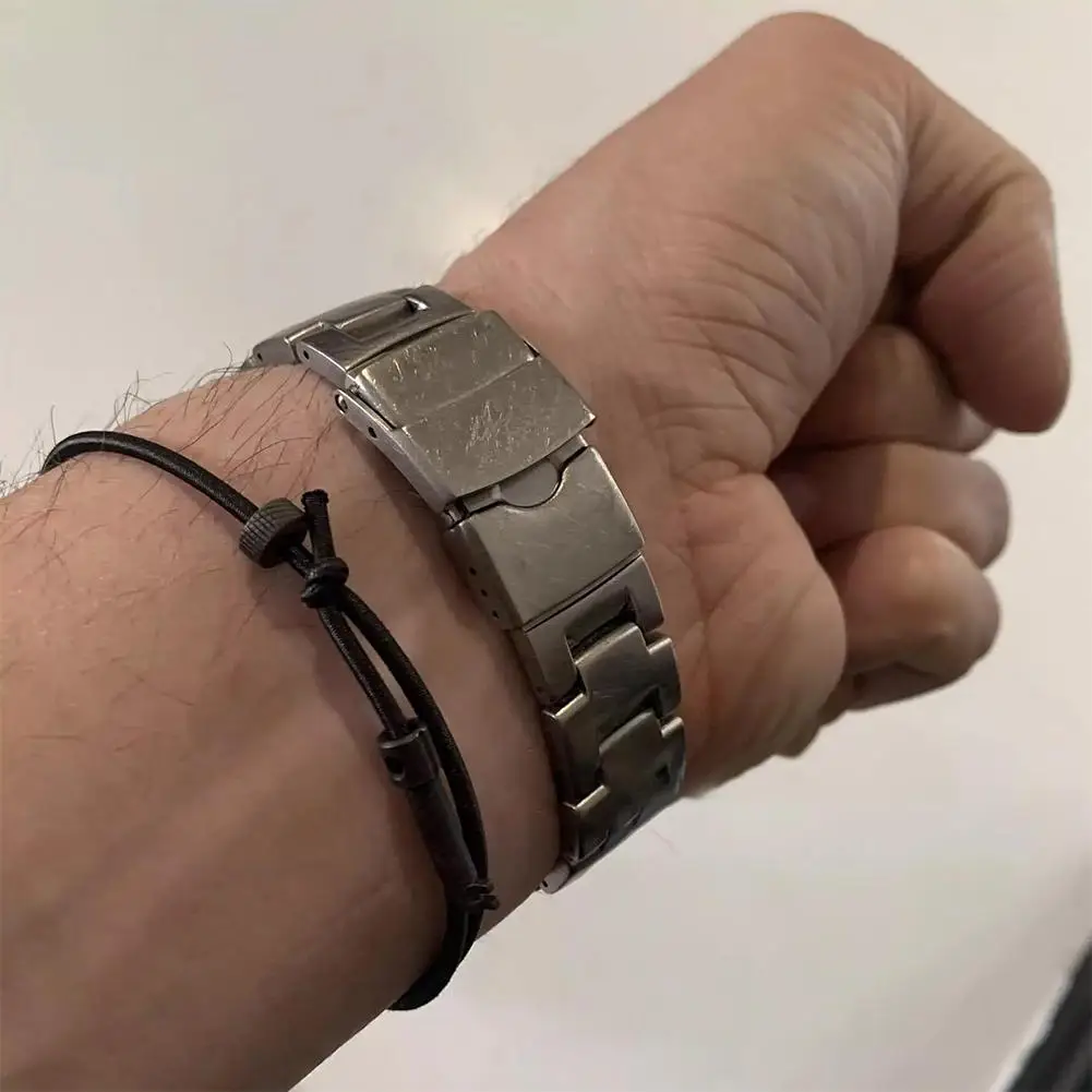 EDC Survival Bracelet For Outdoor Adventure Adjustable Wristband Emergency Glass Breaker Outdoor Camping Gear Survival Tool