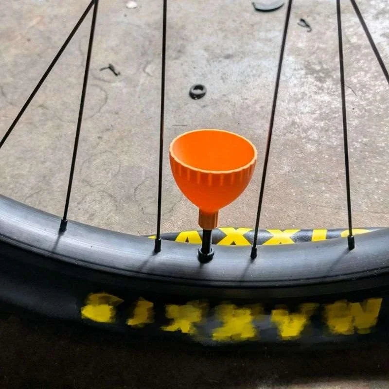 Inflatable Bicycle Tire Repair Funnel, Tubeless Bicycle Tire Sealant Funnel, Mountain Bike/Road Bike Tire Maintenance Tool