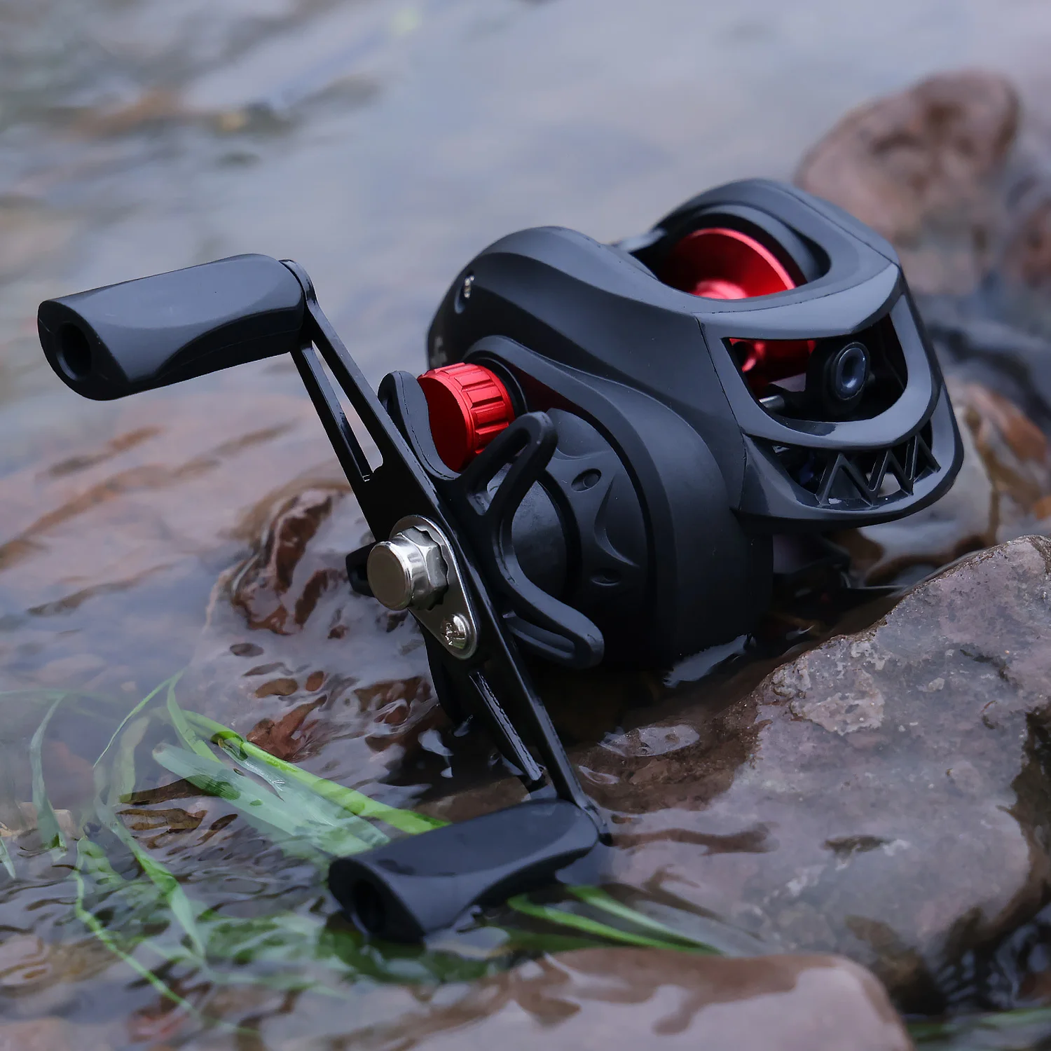 Sougayilang Baitcasting Reel Magnetic Braking System 7.2:1 Gear Ratio Aluminum Spool 8KG Max Drag Freshwater Fishing Coil