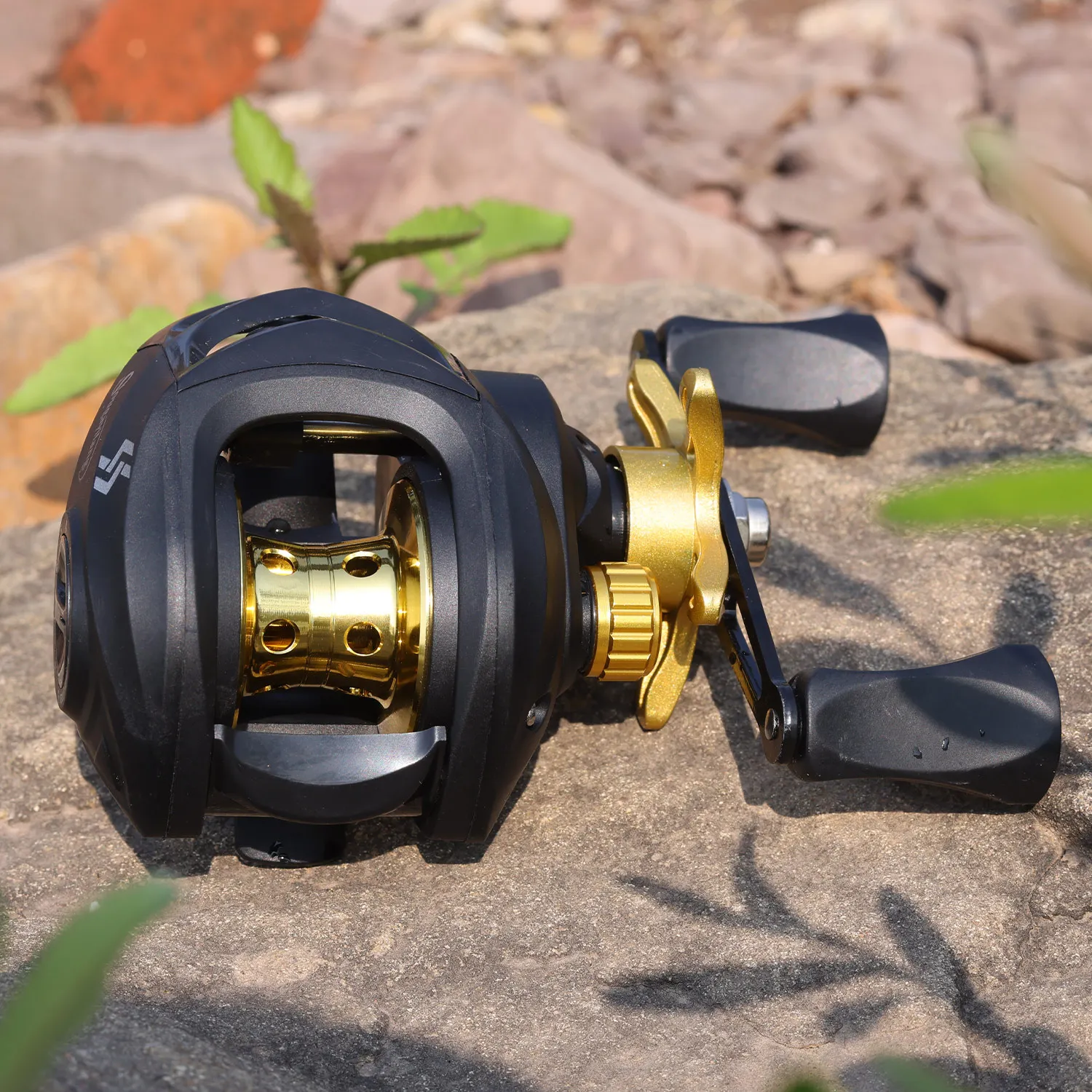 Sougayilang Baitcasting Reel Magnetic Braking System 7.2:1 Gear Ratio Aluminum Spool 8KG Max Drag Freshwater Fishing Coil