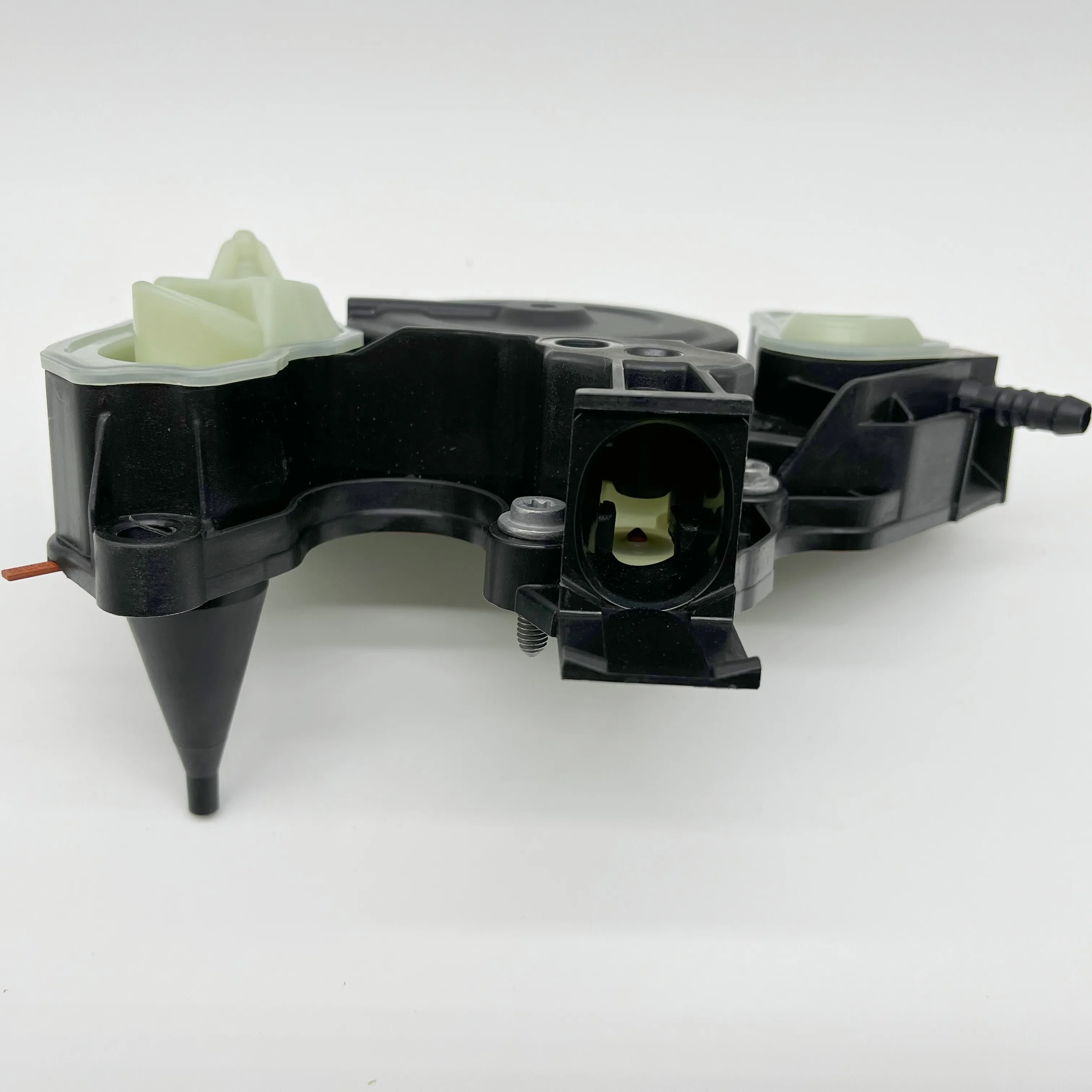 Original Engine Oil Separator PCV Valve 06K103495AF,06K103495BL,06K103495AS/T/R For AUDI Q7 2.0,A1,A3,A4 B8,A5,A6 C7/C8,A7,Q3,Q5
