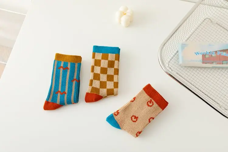 Vintage Checkered Striped Kids Crew Socks,Soft Cotton Breathable,Retro Geometric Socks for Boys Girls,Daily School Casual Socks