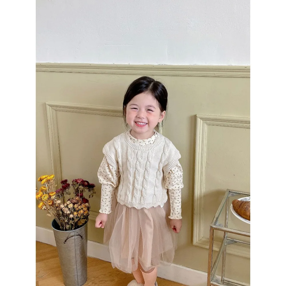 Girls' Knitted Vest 2025 Spring and Autumn New Korean Girls' Webbed Sleeveless Vest 1-7 Years Old Fashion Baby Top