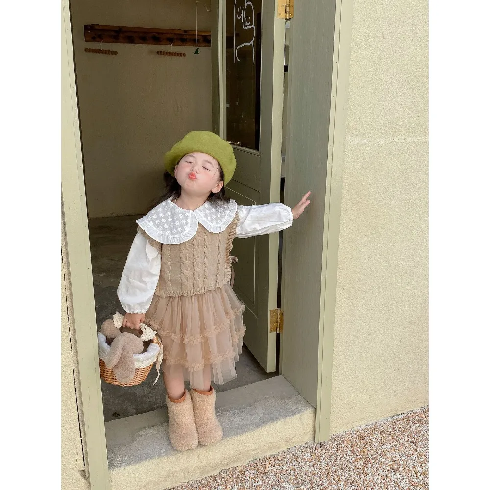 Girls' Knitted Vest 2025 Spring and Autumn New Korean Girls' Webbed Sleeveless Vest 1-7 Years Old Fashion Baby Top