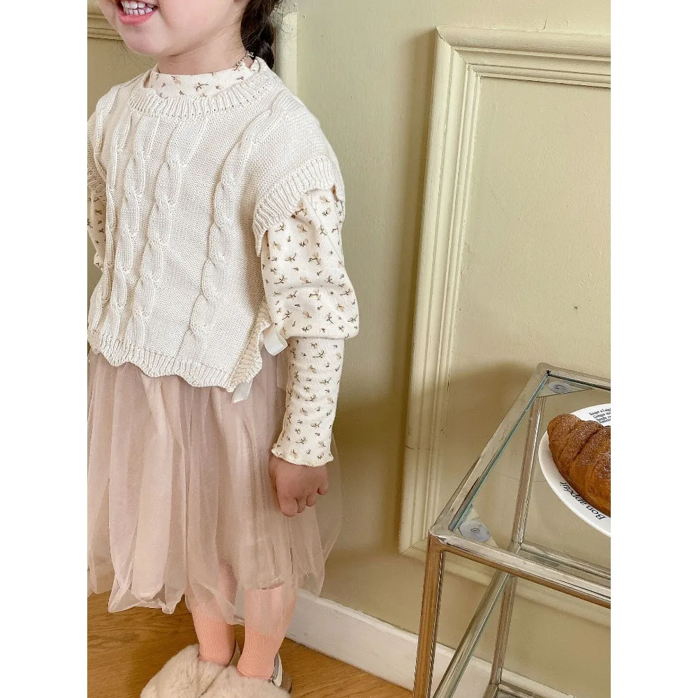 Girls' Knitted Vest 2025 Spring and Autumn New Korean Girls' Webbed Sleeveless Vest 1-7 Years Old Fashion Baby Top