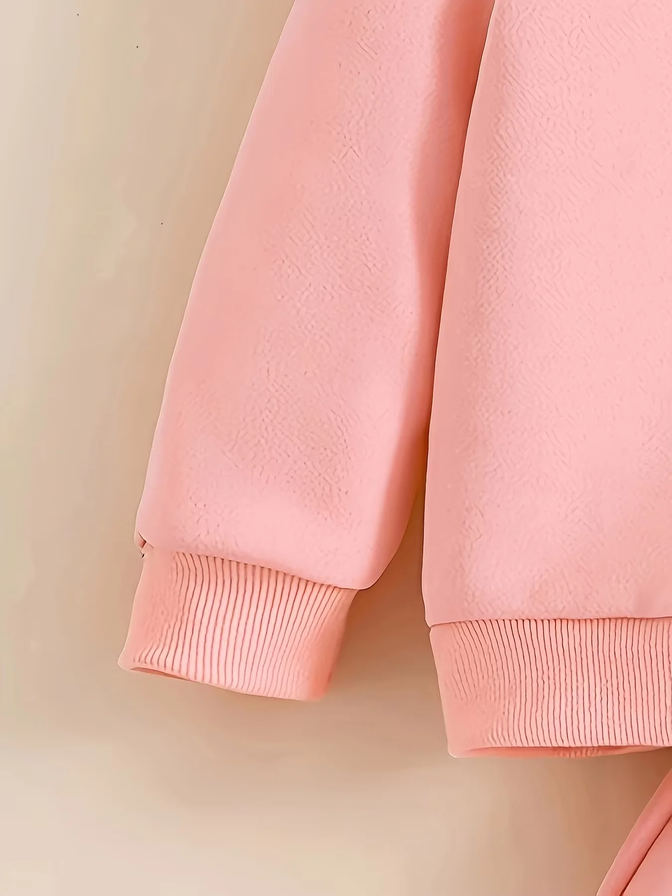 Newborn baby girl's English printed fleece hoodie and sporty casual pants are suitable for outdoor use