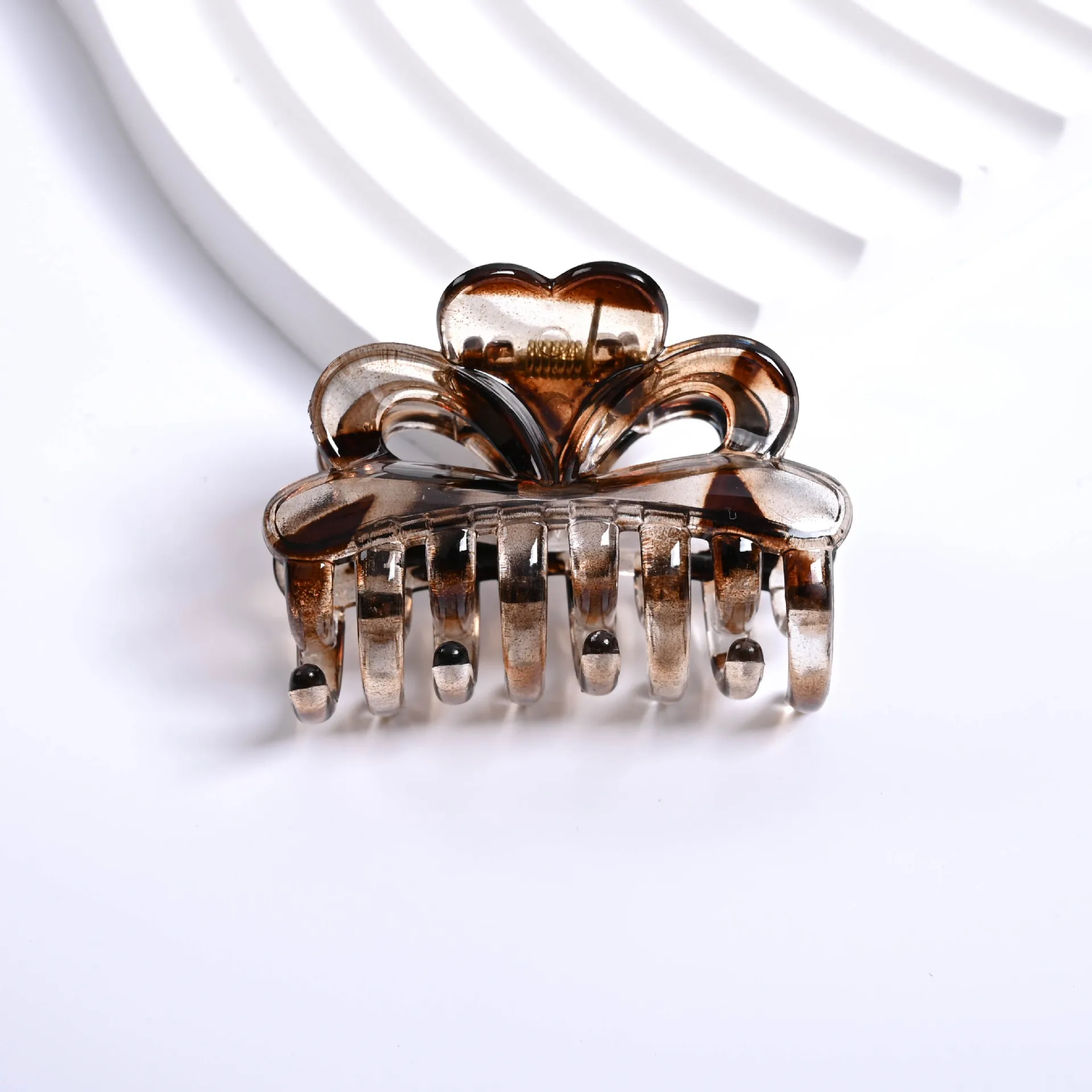 6 Pieces of Multi-Color Elegant Heart-Shaped Medium-Sized Hair Claws, Suitable for Daily Decoration for Girls