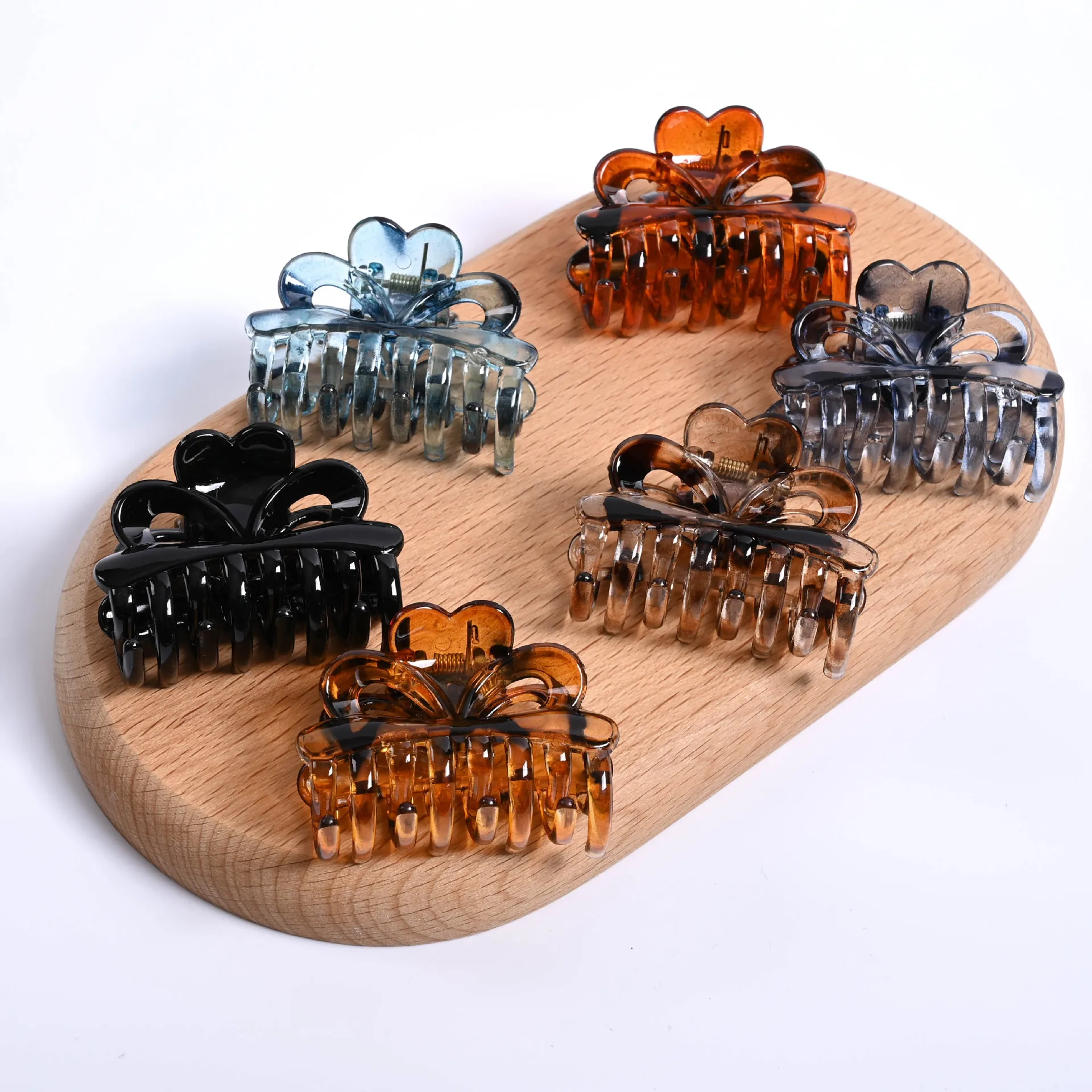 6 Pieces of Multi-Color Elegant Heart-Shaped Medium-Sized Hair Claws, Suitable for Daily Decoration for Girls