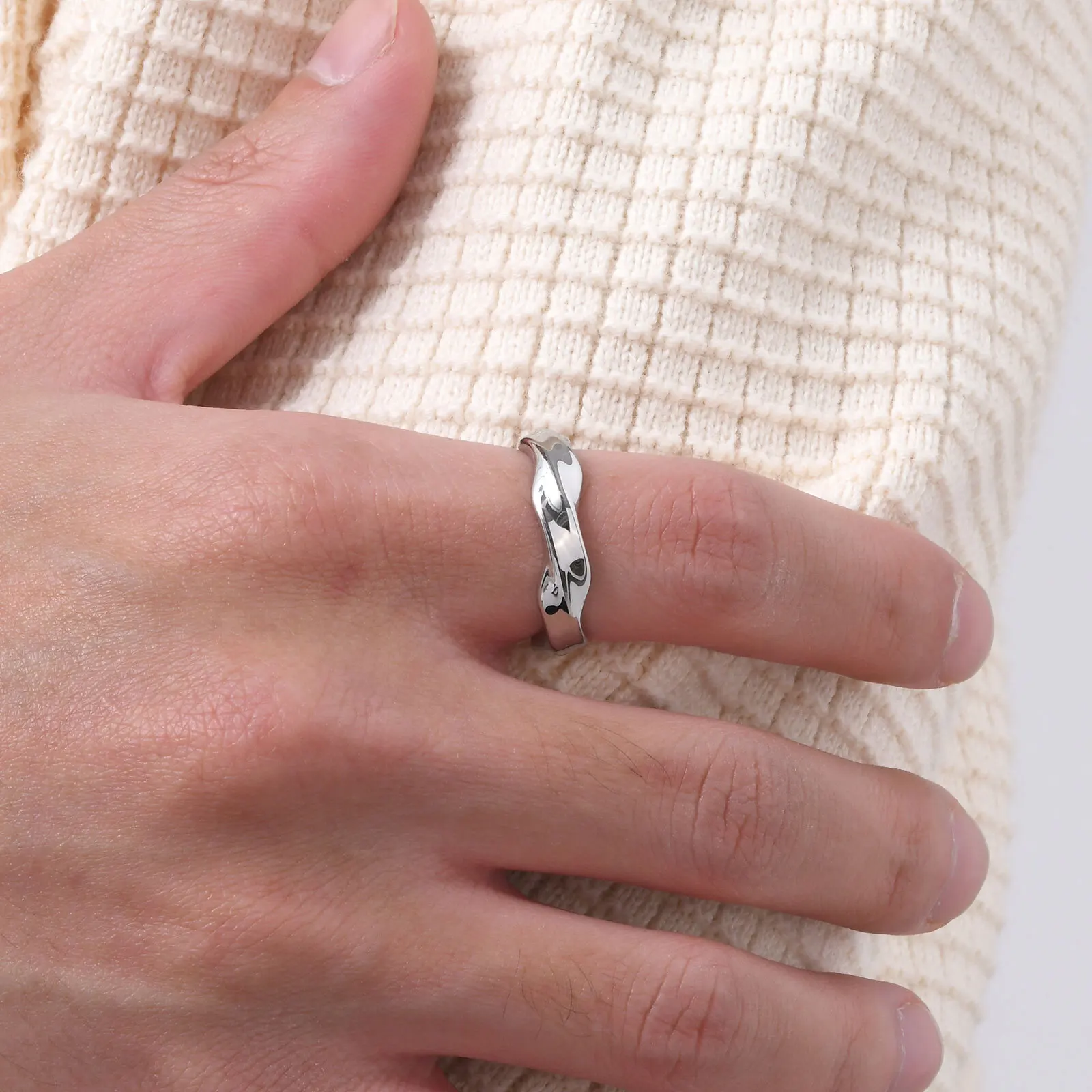 Simple Stainless Steel Mobius Band Rings for Men,Silver Gold Black Grey Color Love Eternity Couple Ring,Punk Jewelry