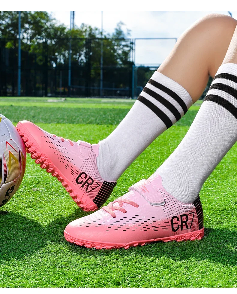 New Children Football Boots Outdoor Trainers Soccer Shoes for Kids Boys Girls Hook Loop Football Cleats Futsal Sneakers 28-39