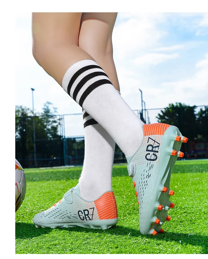 New Children Football Boots Outdoor Trainers Soccer Shoes for Kids Boys Girls Hook Loop Football Cleats Futsal Sneakers 28-39