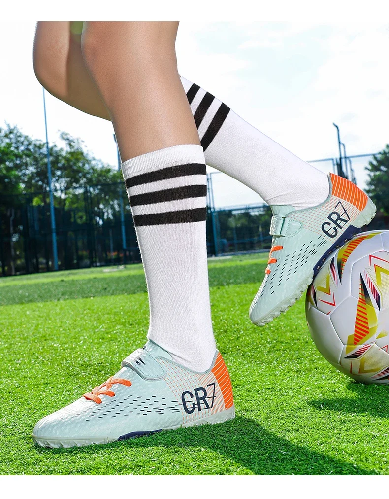 New Children Football Boots Outdoor Trainers Soccer Shoes for Kids Boys Girls Hook Loop Football Cleats Futsal Sneakers 28-39
