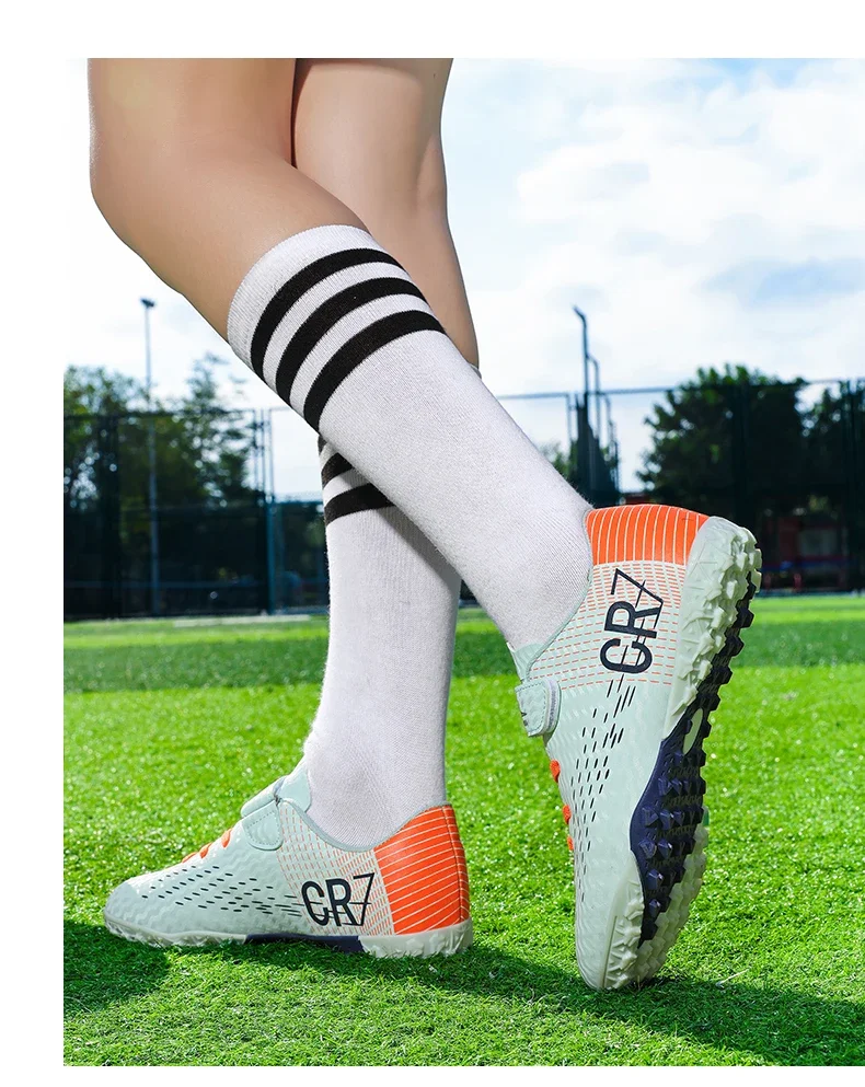 New Children Football Boots Outdoor Trainers Soccer Shoes for Kids Boys Girls Hook Loop Football Cleats Futsal Sneakers 28-39