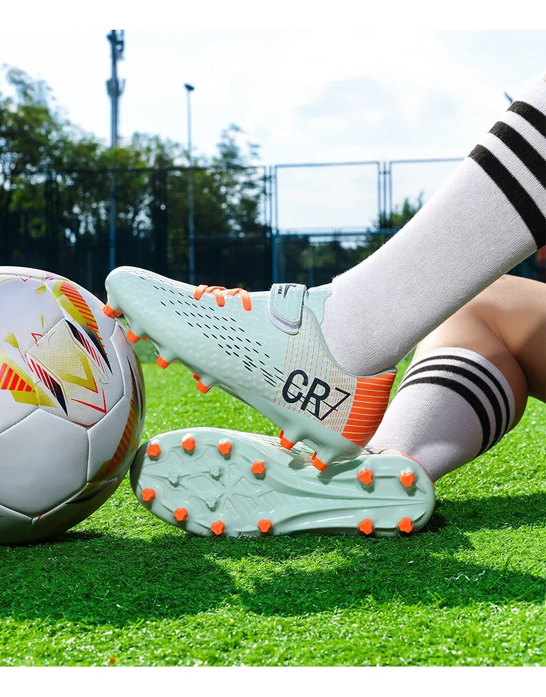 New Children Football Boots Outdoor Trainers Soccer Shoes for Kids Boys Girls Hook Loop Football Cleats Futsal Sneakers 28-39