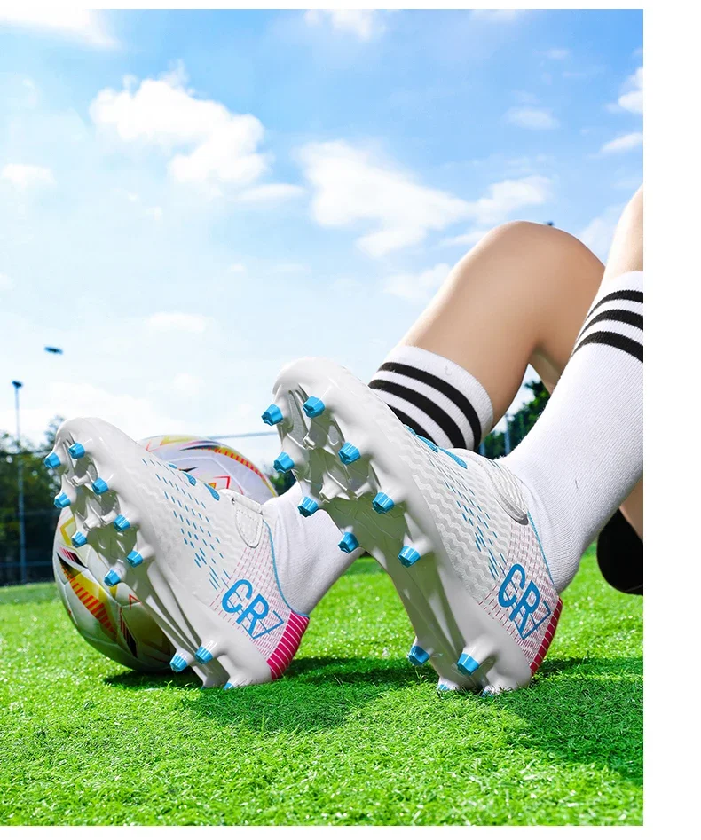 New Children Football Boots Outdoor Trainers Soccer Shoes for Kids Boys Girls Hook Loop Football Cleats Futsal Sneakers 28-39