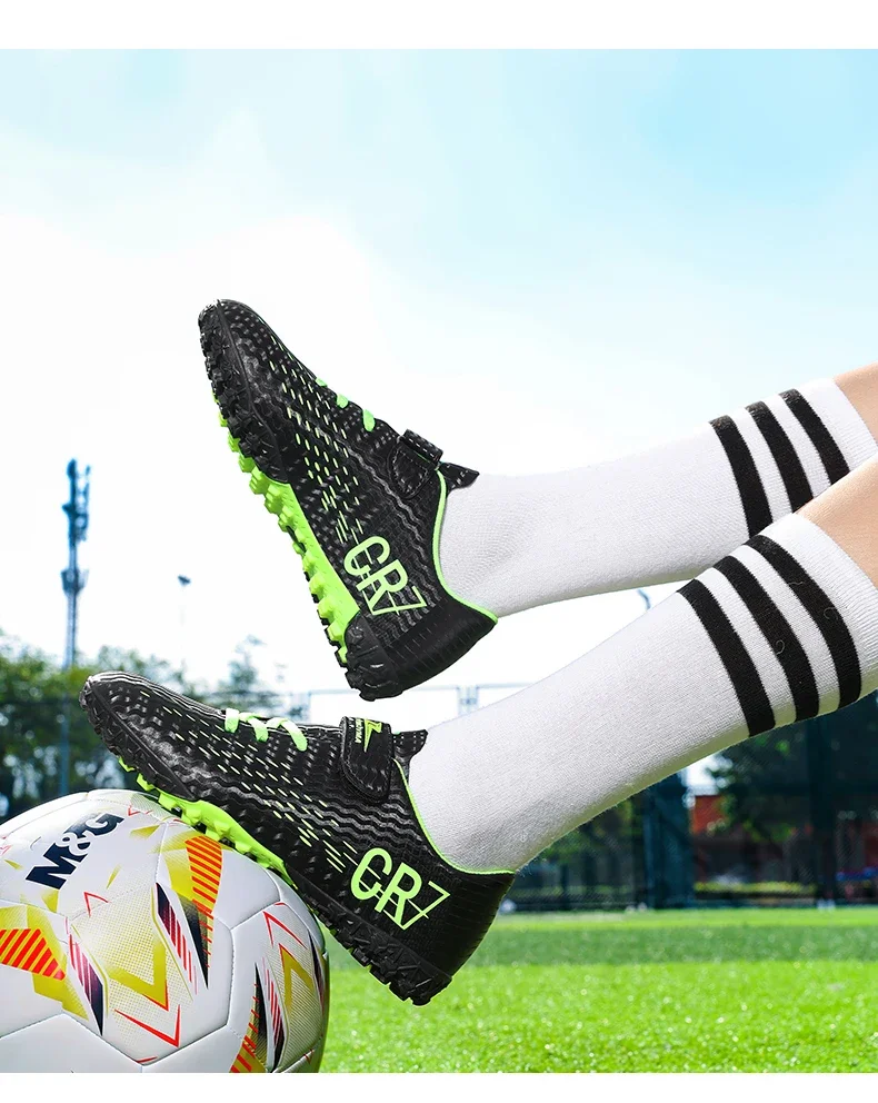 New Children Football Boots Outdoor Trainers Soccer Shoes for Kids Boys Girls Hook Loop Football Cleats Futsal Sneakers 28-39