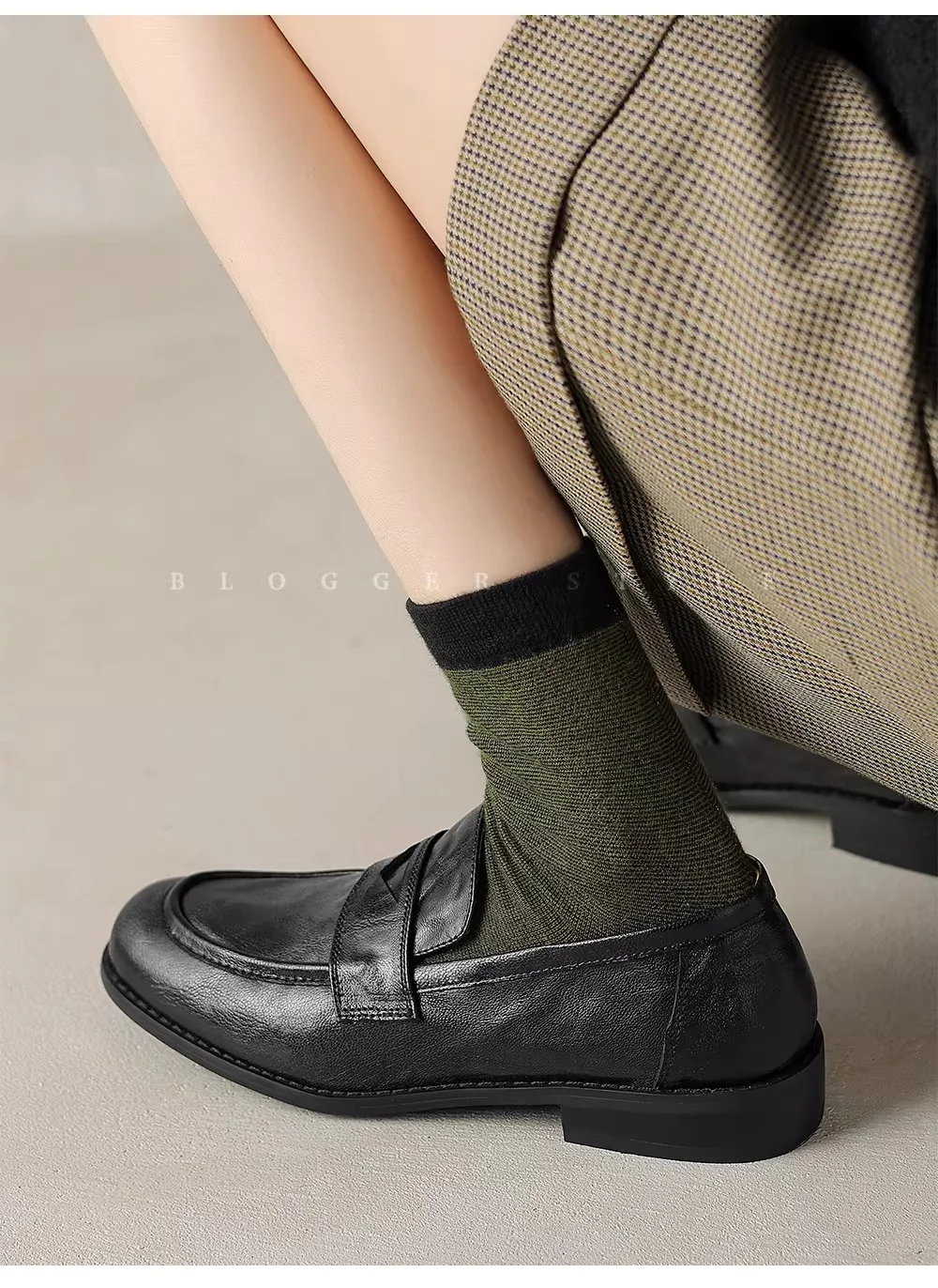 Women's Vintage Leather Loafers Shoes Round Toe Slip On Flats Classic Black/Brown Casual Daily Shoes Comfort Soft Sole Loafers