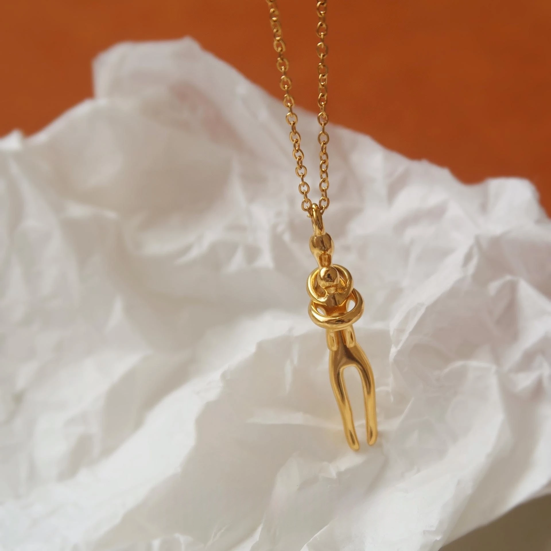 18K Gold Plated Stainless Steel Mother and Child Hug Necklace, Minimalist Mom Baby Pendant, Waterproof Gift for Her
