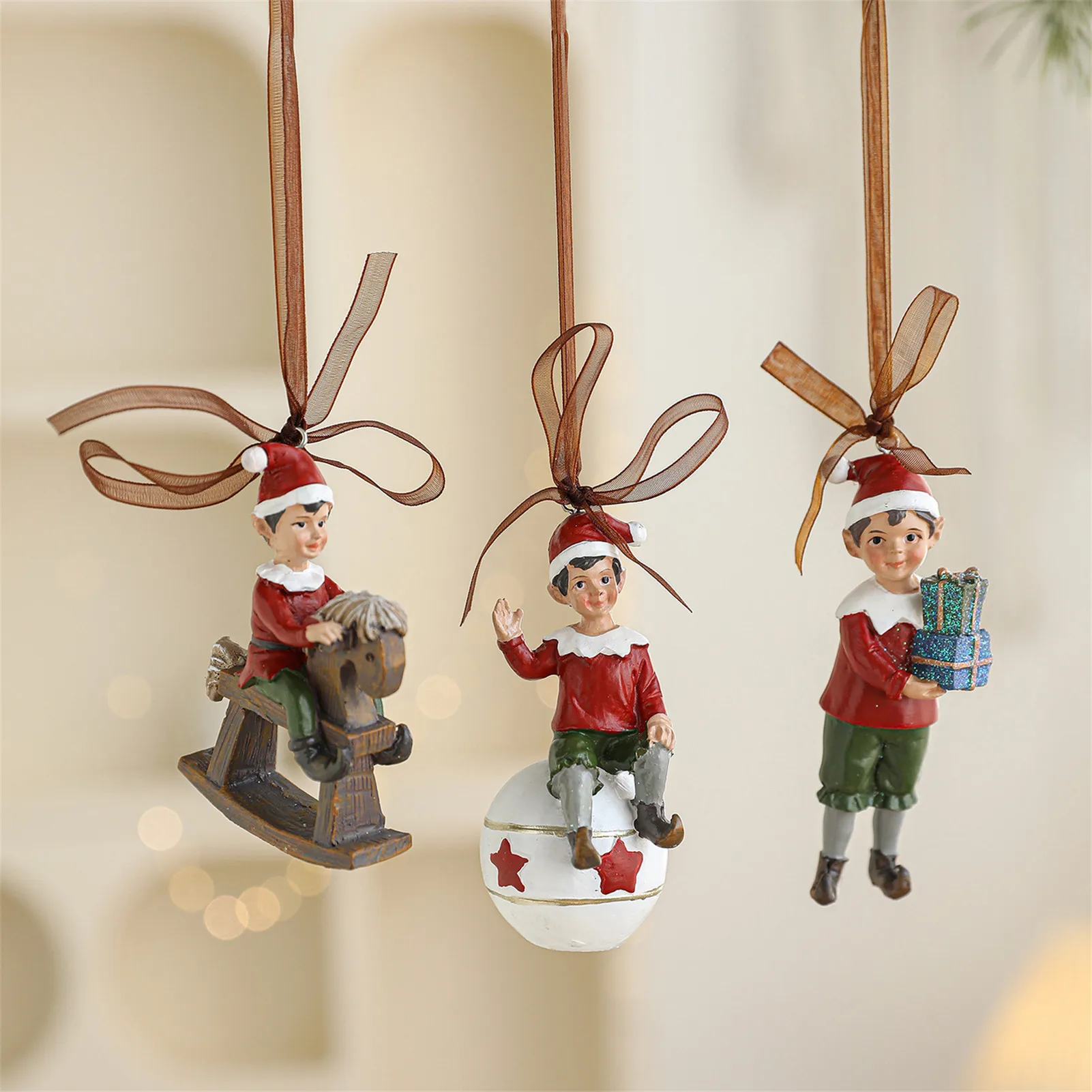 2026 Xmas Tree Pendant Cartoon Painted Santa Claus Elk Bear Christmas Stocking Resin Pendant Christmas Party Decorations 1pc