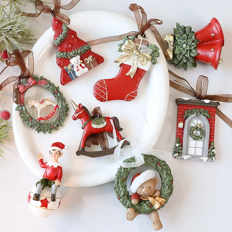 2026 Xmas Tree Pendant Cartoon Painted Santa Claus Elk Bear Christmas Stocking Resin Pendant Christmas Party Decorations 1pc