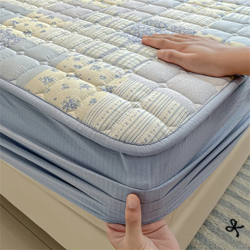 Breathable Soft Mattress Cover Fitted Sheet, Antibacterial Anti-Mite All Season Mattress Protector Non-Slip Silent Single/Double