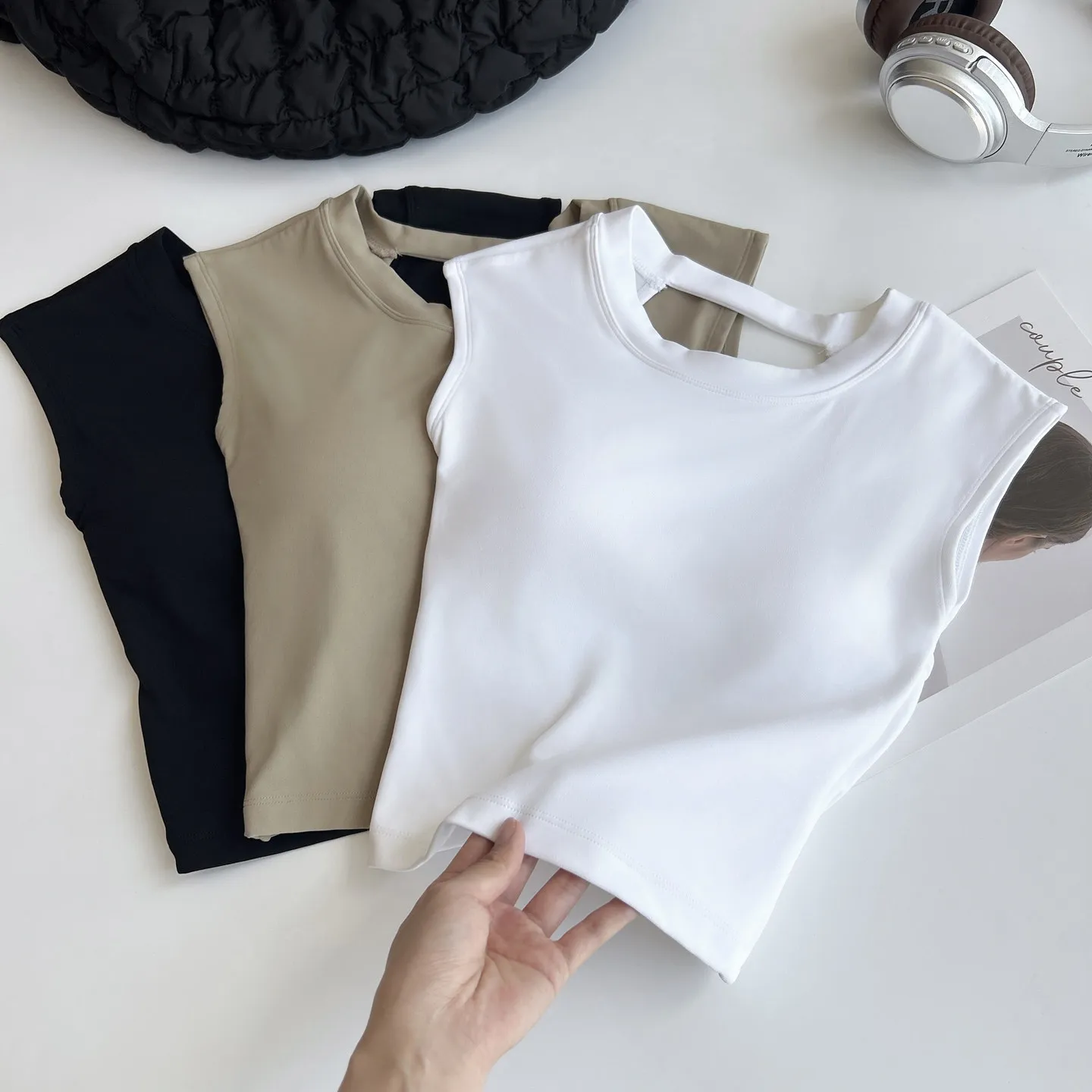 Women's Low-Intensity Yoga Fitness Vest Backless Short Sports T-Shirt Sexy Fixed Cup Waist Slimming Top Short Sleeved