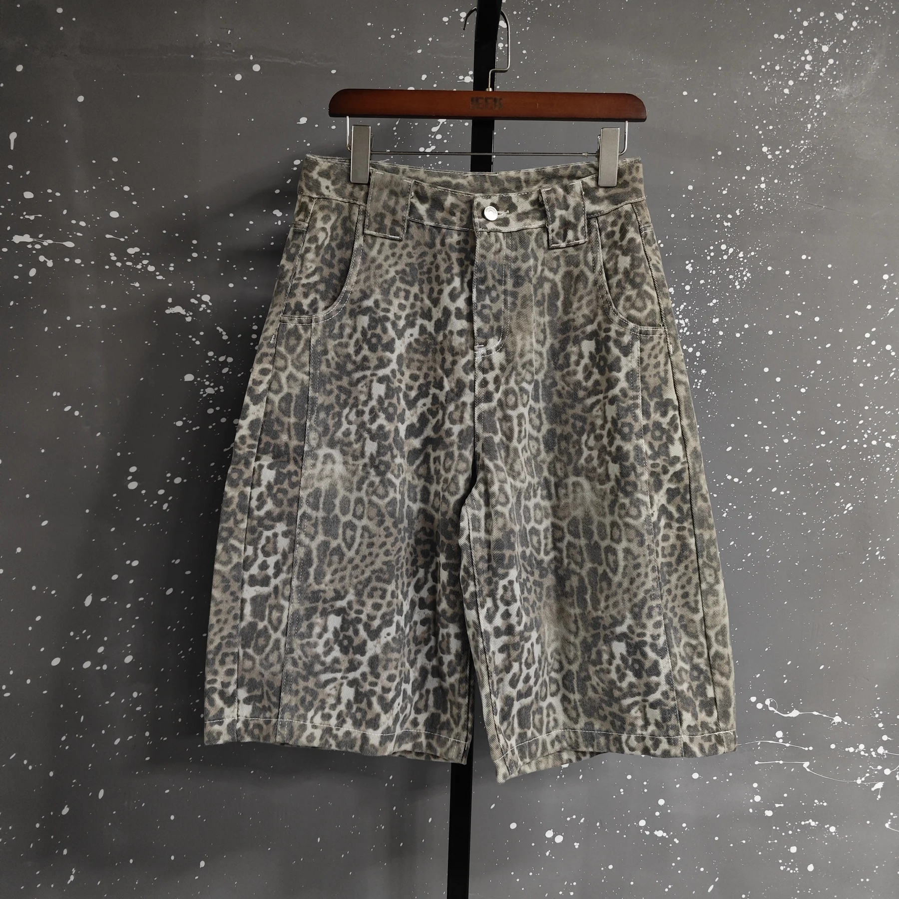 IEFB Edgy Men's Leopard Print Denim Shorts Wide Leg Baggy Fit Knee Length Streetwear Casual Premium Cotton Jeans 9X2989
