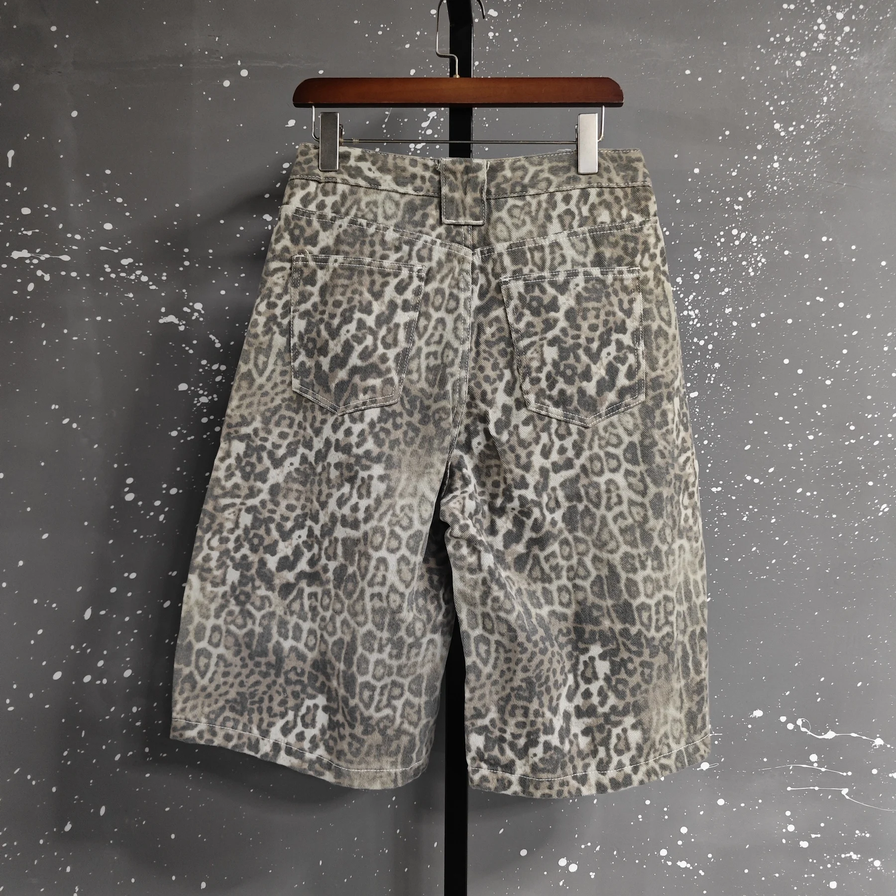 IEFB Edgy Men's Leopard Print Denim Shorts Wide Leg Baggy Fit Knee Length Streetwear Casual Premium Cotton Jeans 9X2989