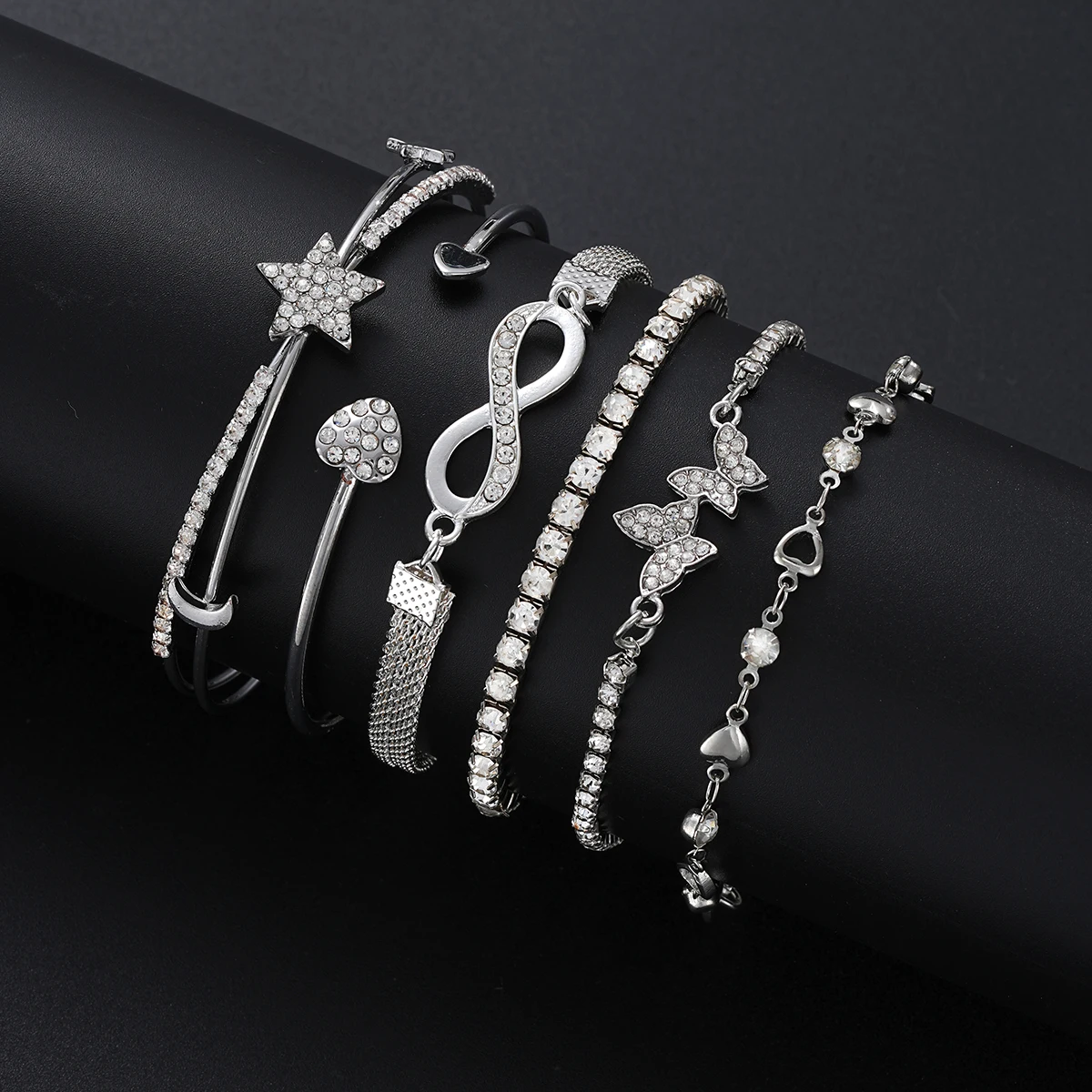 Elegant Sparkling Rhinestone Bracelets Set for Women Butterfly Heart Infinity Star Designs Open Bracelet Daily Wear Jewelry Gift