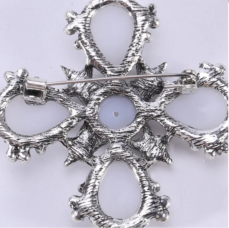 Luxury Fashion Pearl Flower CC Brooches for Women's clothing Number 5 Brooch Gift for Girl Friend Accessories For Jewelry