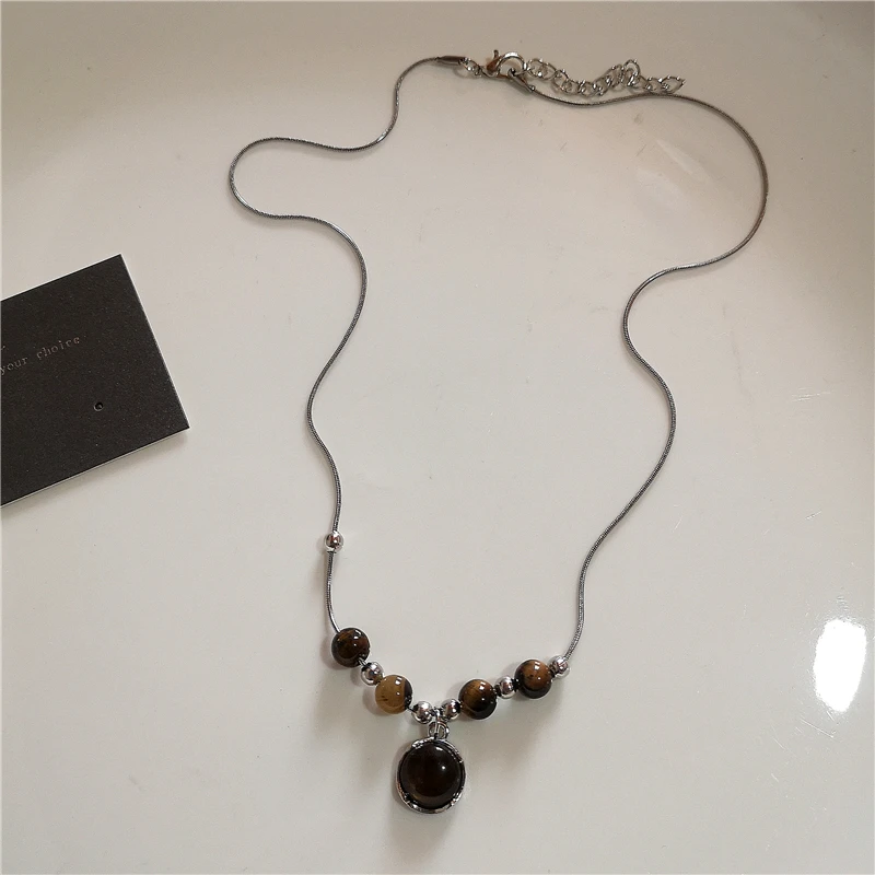 Vintage Leather Brown Stone Sun Pendant Beaded Choker Clavicle Chain Necklace For Women Unique Y2K Personalized Grunge Jewelry