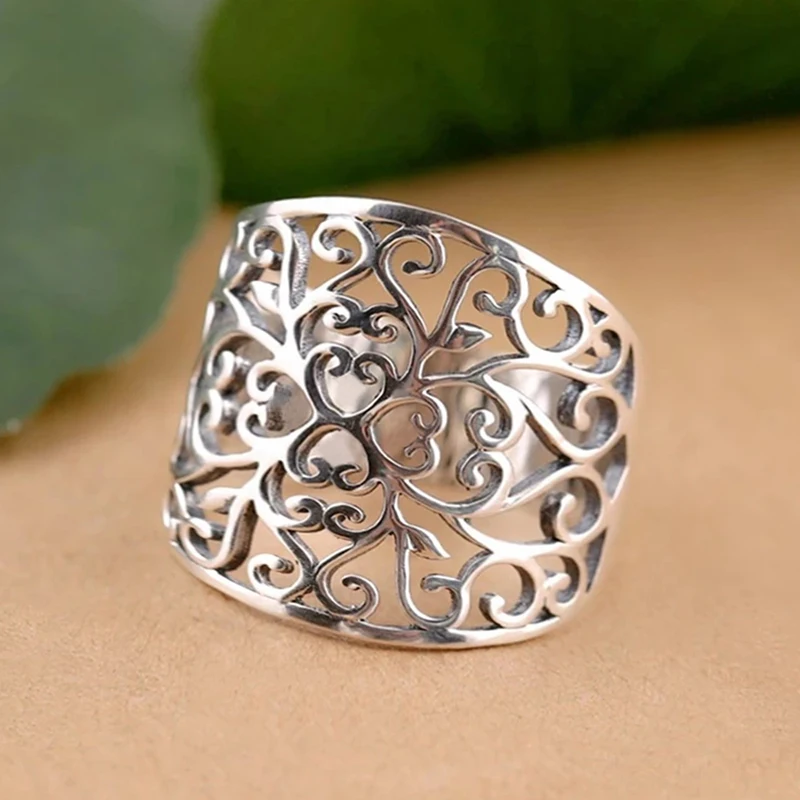 Huitan Hollow Out Aesthetic Ring for Women Gold Color/Silver Color Simple Stylish Lady Accessories Party Daily Statement Jewelry
