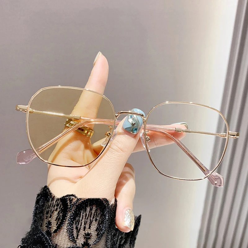 Photo-sensitive Intelligent Color-changing Glasses With Anti-blue Light Feature, Large Frame, Women's Nearsighted Glasses 9791
