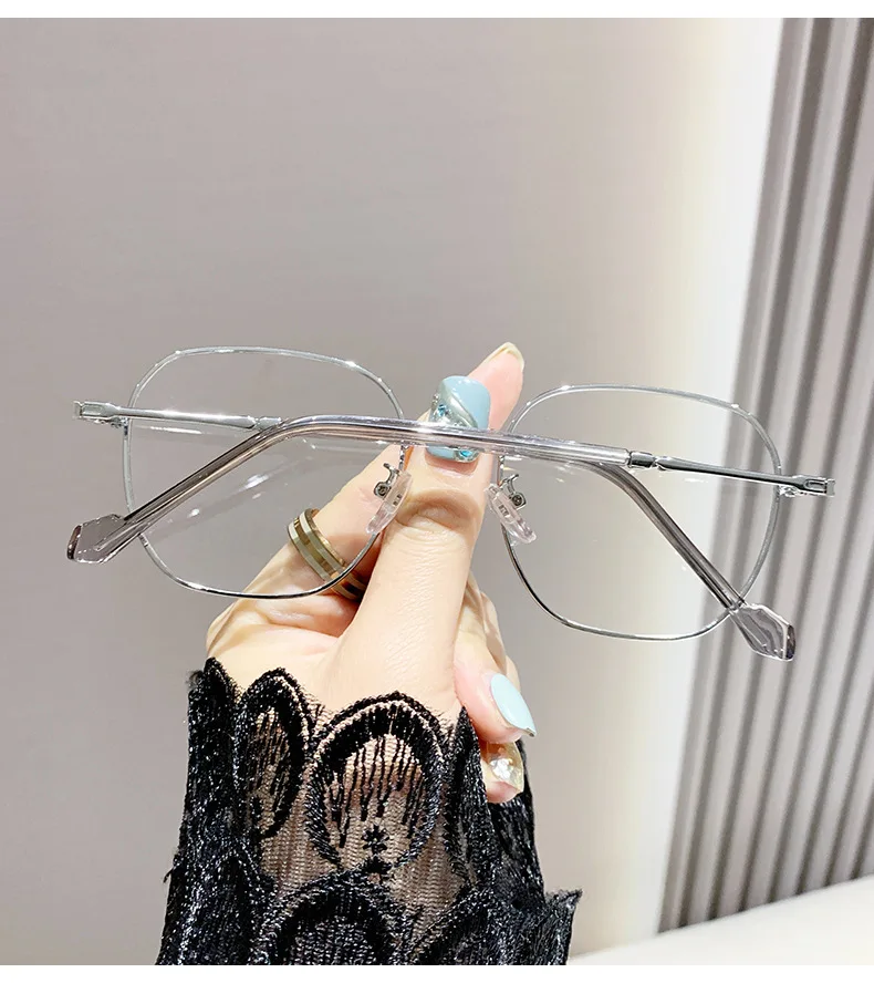 Photo-sensitive Intelligent Color-changing Glasses With Anti-blue Light Feature, Large Frame, Women's Nearsighted Glasses 9791