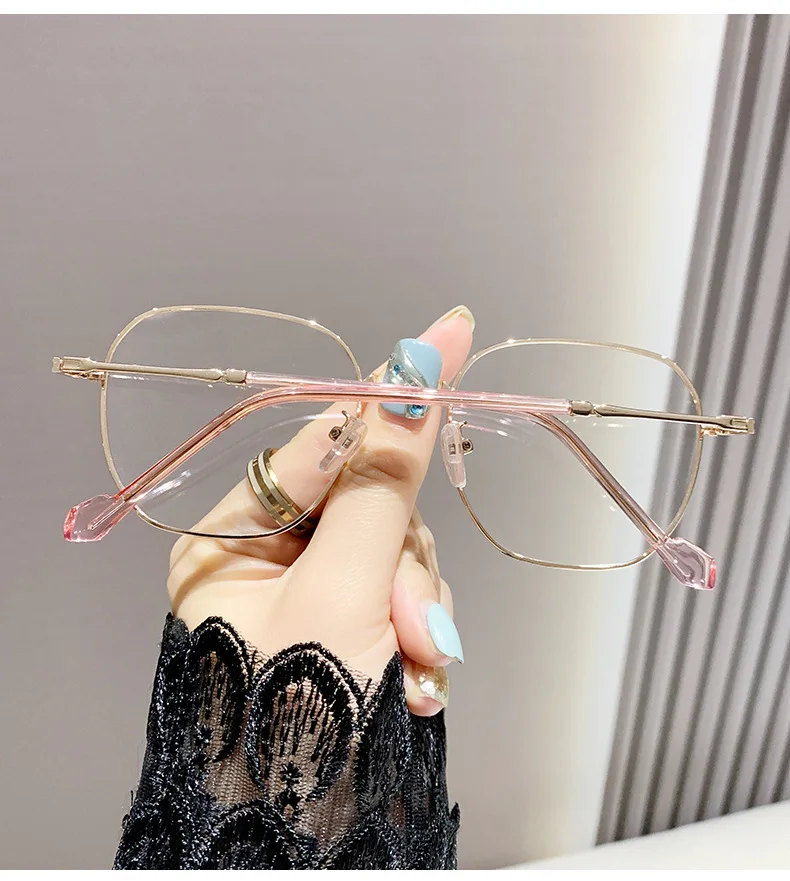 Photo-sensitive Intelligent Color-changing Glasses With Anti-blue Light Feature, Large Frame, Women's Nearsighted Glasses 9791