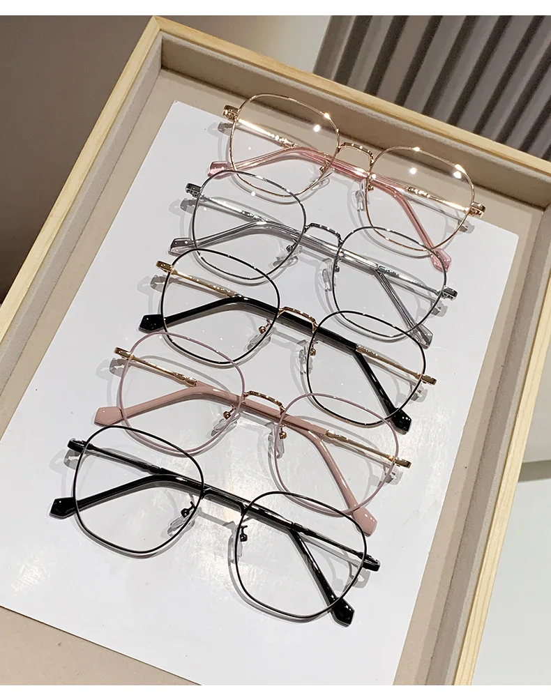 Photo-sensitive Intelligent Color-changing Glasses With Anti-blue Light Feature, Large Frame, Women's Nearsighted Glasses 9791
