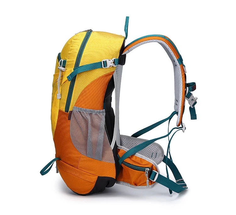 30L Hiking Backpack for Men Women Lightweight Travel Camping Backpacks with Rain Cover Trekking Climbing Bag