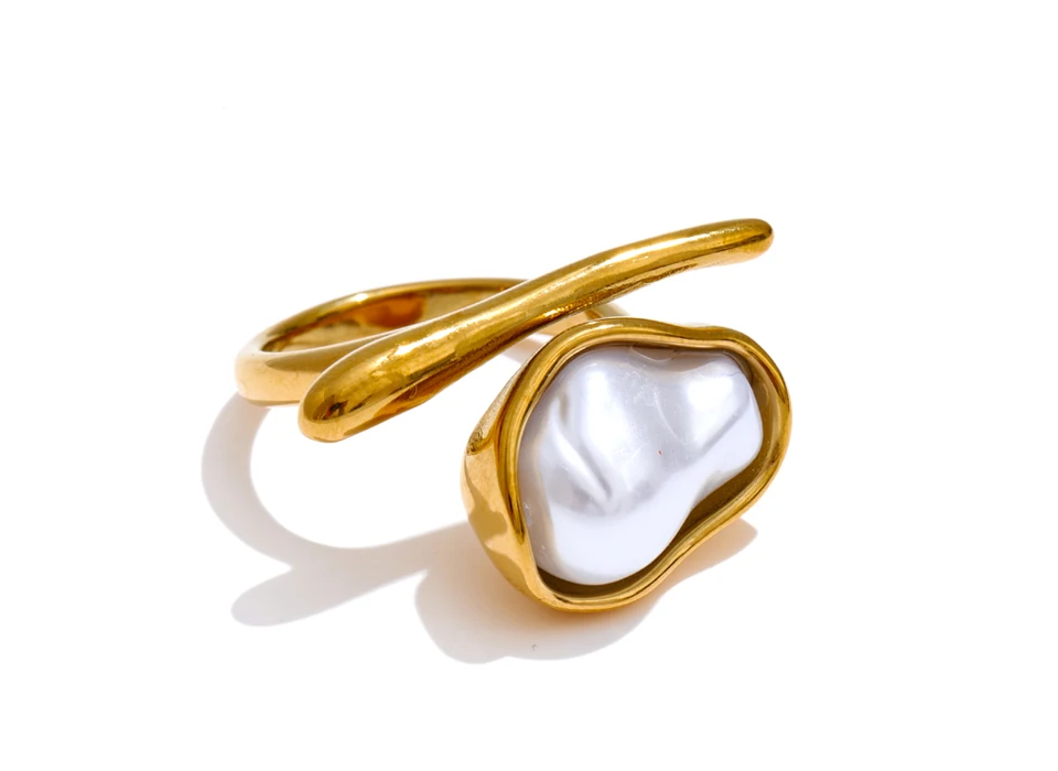 Yhpup 2025 Baroque Simulated Pearls Vintage Ring for Women 18K Golden Plated Distinctive Fashion Attractive Finger Charm Jewelry
