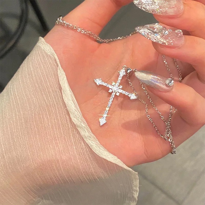 Simple Fashion Pink Zircon Cherry Blossom Pendant Necklace For Women Butterfly Love Collarbone Chain Wedding Jewelry Gifts