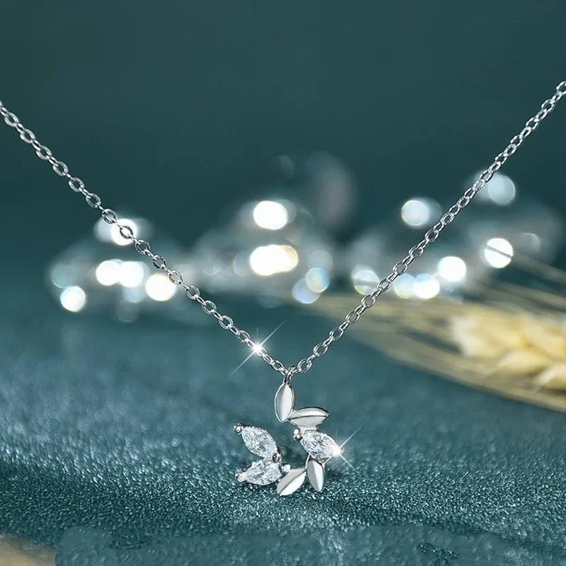 Simple Fashion Pink Zircon Cherry Blossom Pendant Necklace For Women Butterfly Love Collarbone Chain Wedding Jewelry Gifts